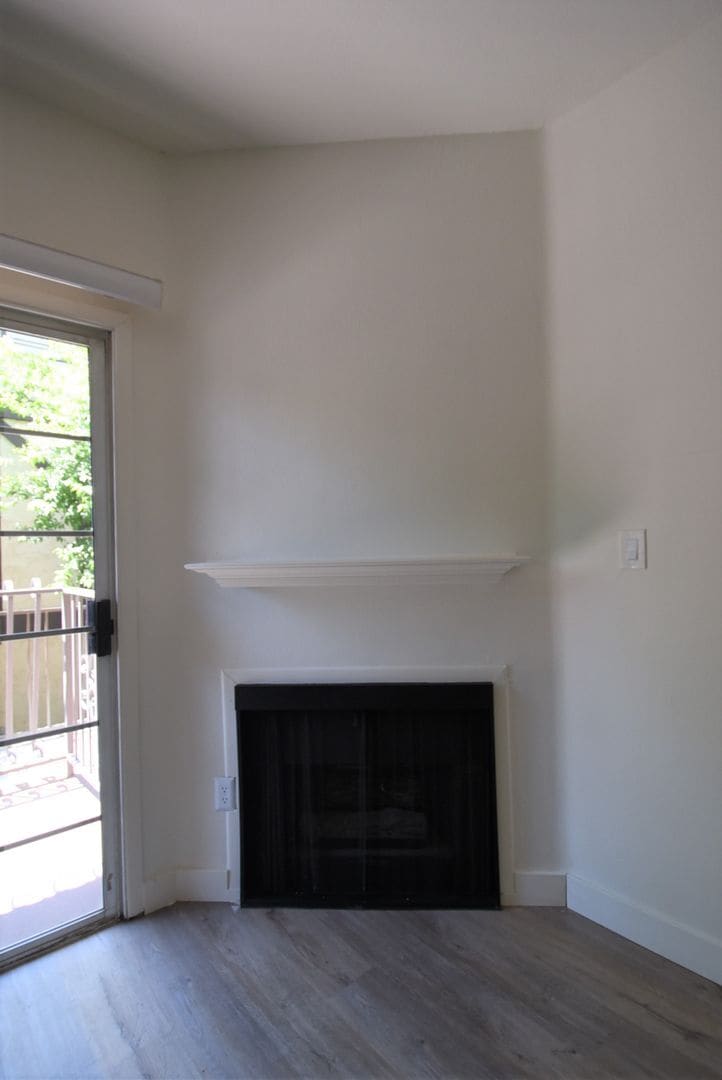 Building Photo - 11434 Moorpark St