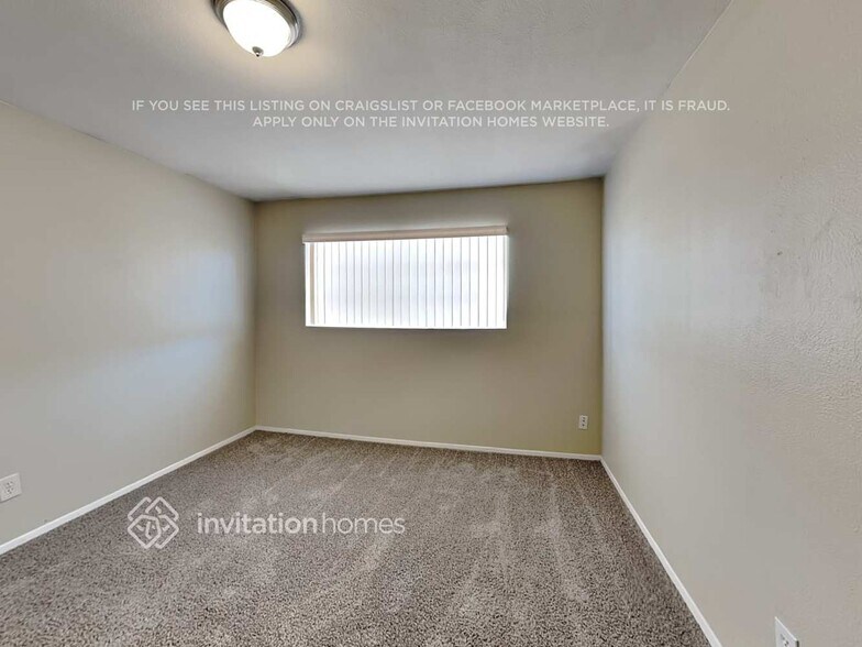 Building Photo - 2307 W Freeway Ln