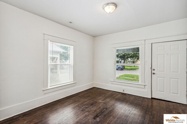 Building Photo - 2 bedroom 1 bath home