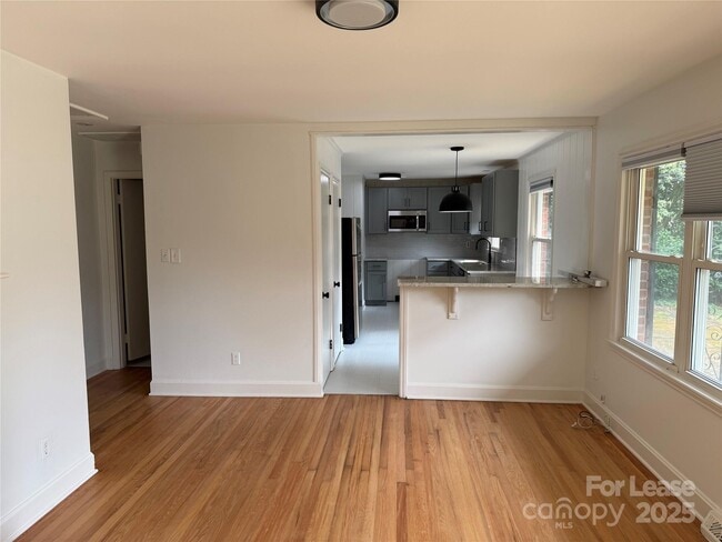 Building Photo - 1508 Woodhill Ln