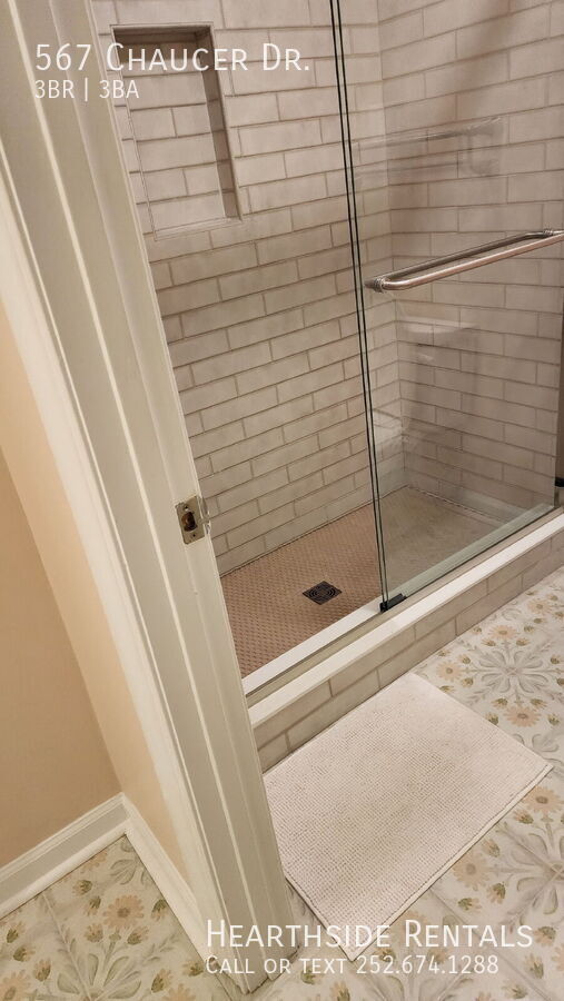Building Photo - 567 Chaucer Dr