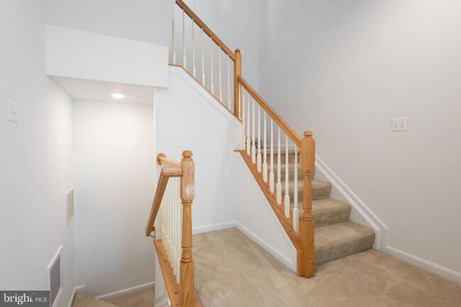 Building Photo - 8975 Harrover Pl