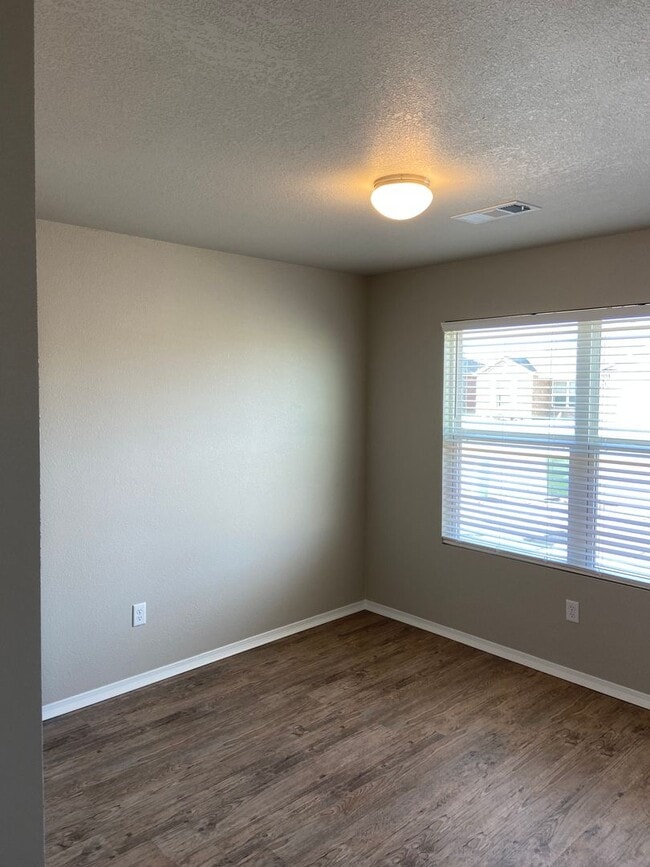 Building Photo - Pre-Leasing Now! Spacious Four Bedroom | Two Bathroom Home in Jonesboro