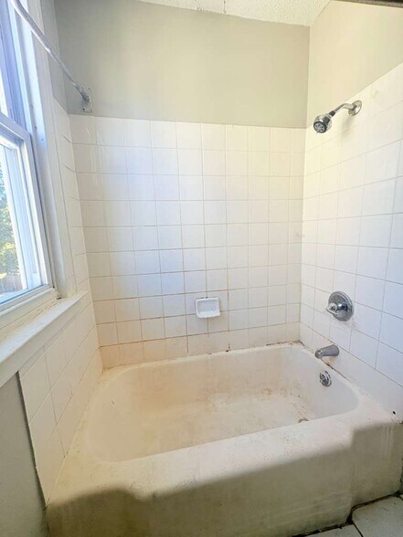 Building Photo - 269 Norton St