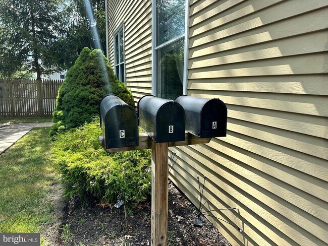 Building Photo - 410 North St