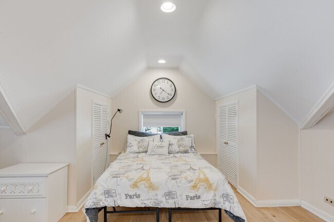 Building Photo - 47 Hackberry Ln