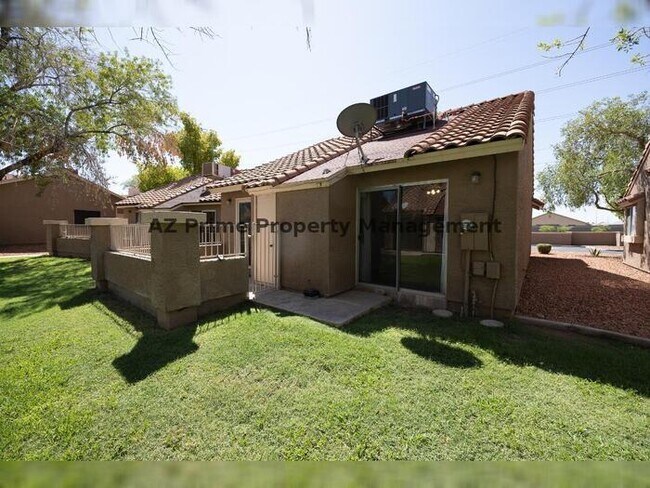 Building Photo - 7040 W Olive Ave