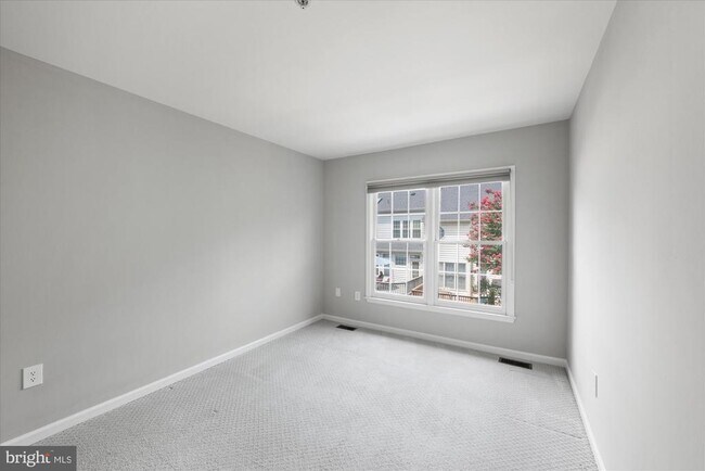 Building Photo - 1308 Wild Oak Terrace