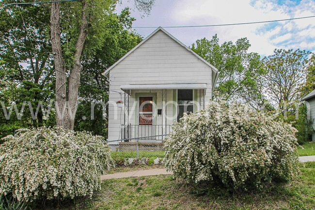 Primary Photo - Tiny Home Living by Lauritzen Garden's