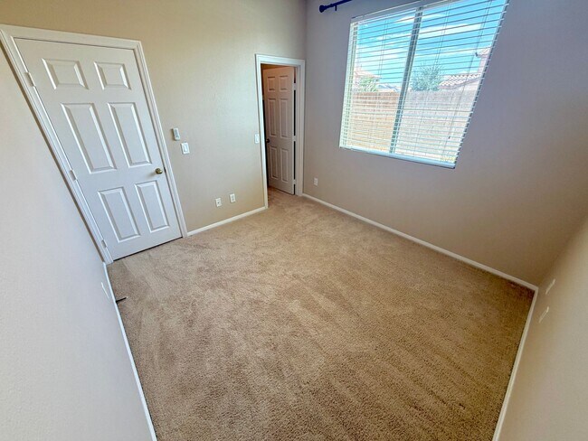 Building Photo - 7493 Longhorn Lodge Ave