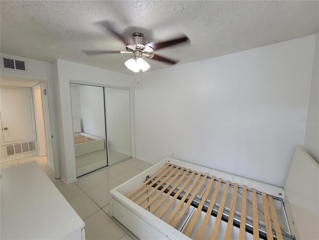 Building Photo - 2601 SW Archer Rd