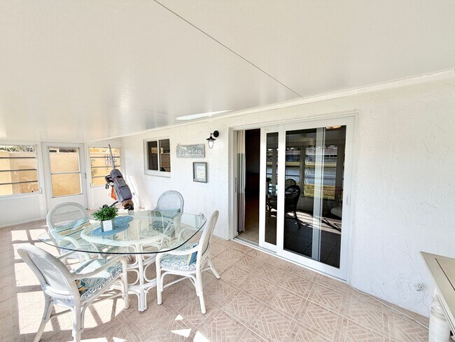 Building Photo - ** GLADES COUNTRY CLUB ** 2 BED / 2 BATH - VILLA - BUNDLED GOLF MEMBERSHIP - ANNUAL RENTAL