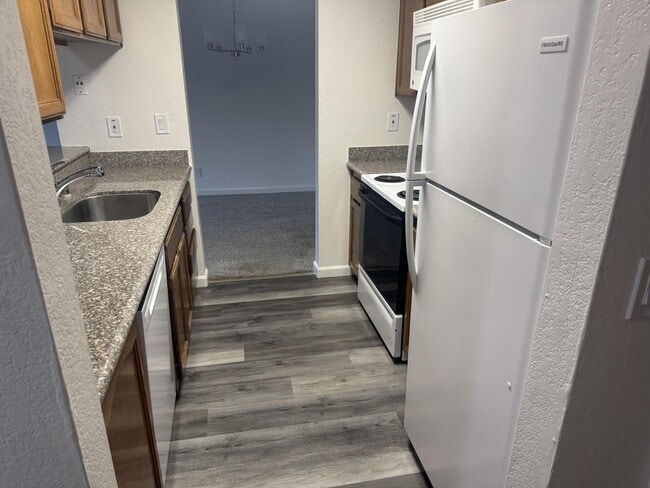 Building Photo - 39997 Cedar Blvd