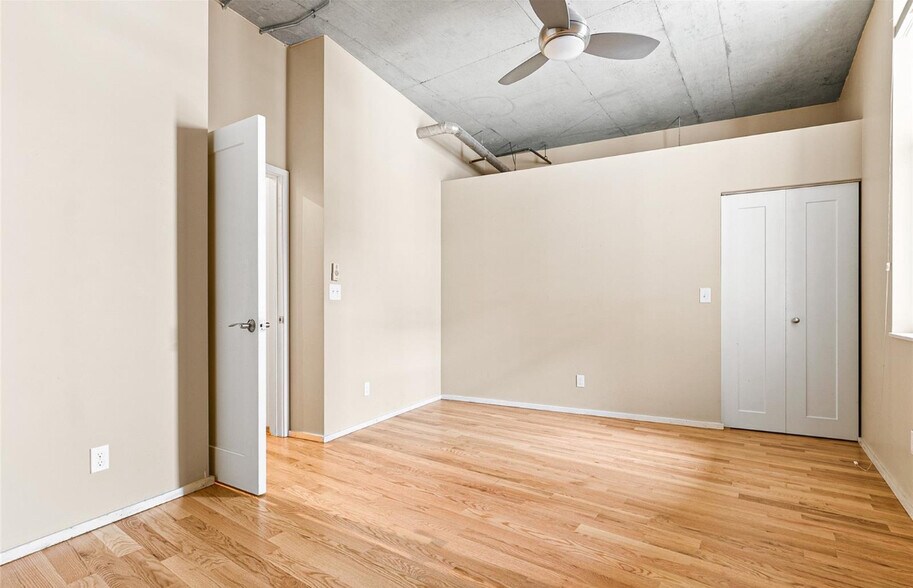 Building Photo - 290 W 12th Ave
