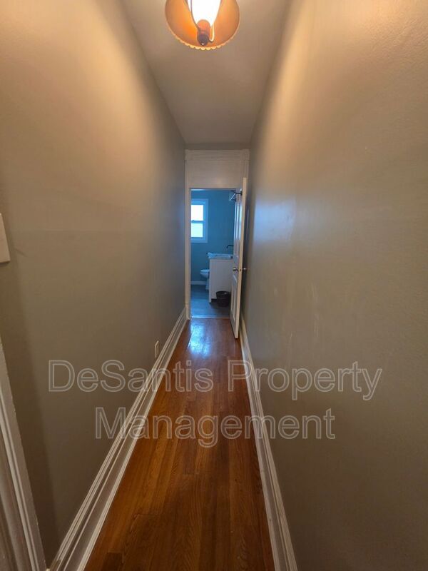 Building Photo - 212 Kenmawr Ave