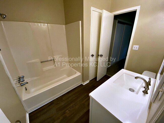 13821- B - Grandview Heights