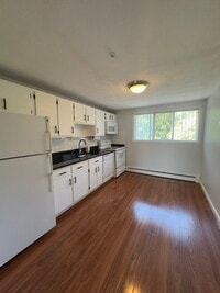 Building Photo - 11 Woodcrest Ct