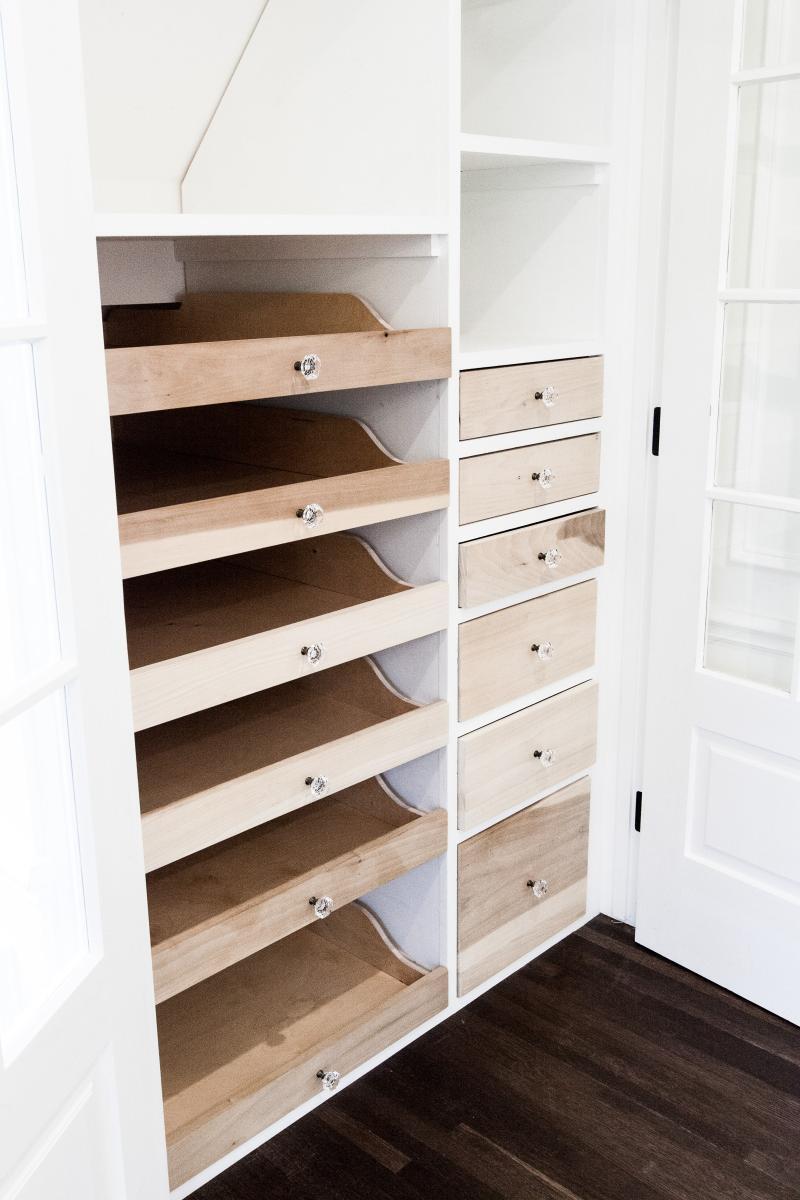 Building Photo - 3915 Benedict Canyon Dr