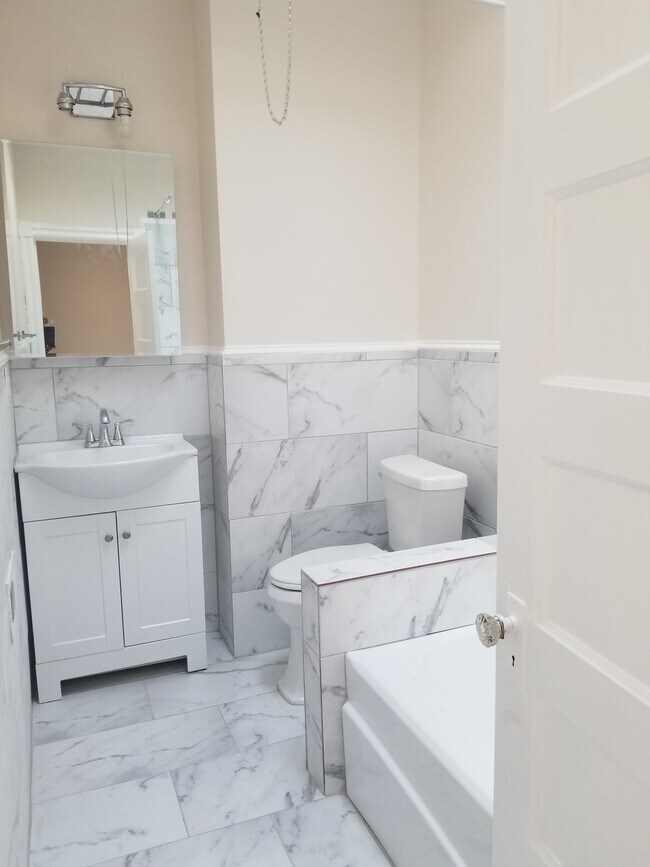 Building Photo - 5725 Broomall St