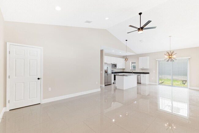 Building Photo - 2770 Schaller Rd