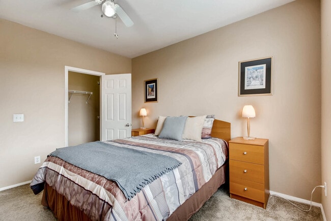 Building Photo - Remodeled 1-Bed Condo -  Prime Carmel Vall...
