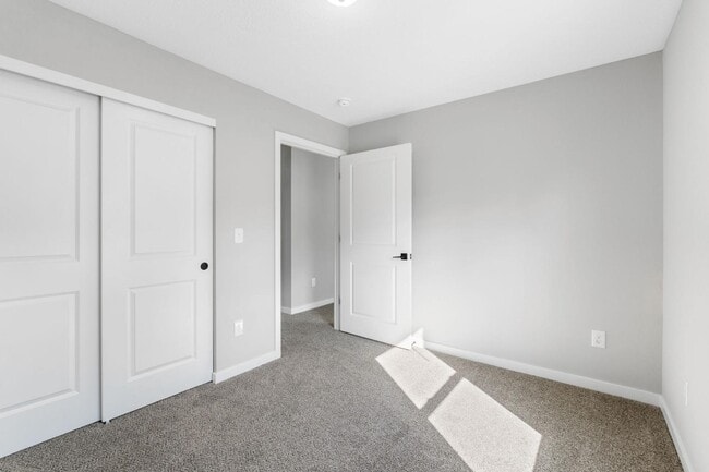 Building Photo - 386 N Franklin St