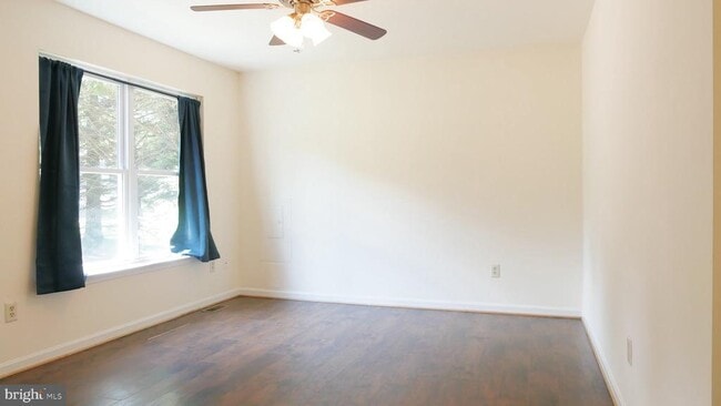 Building Photo - 2051 Collins Ct