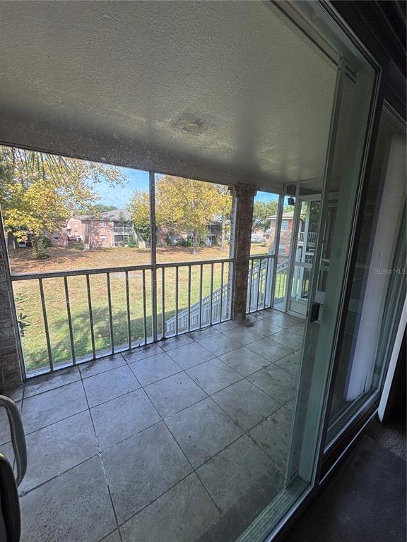 Building Photo - 404 Banyon Tree Cir