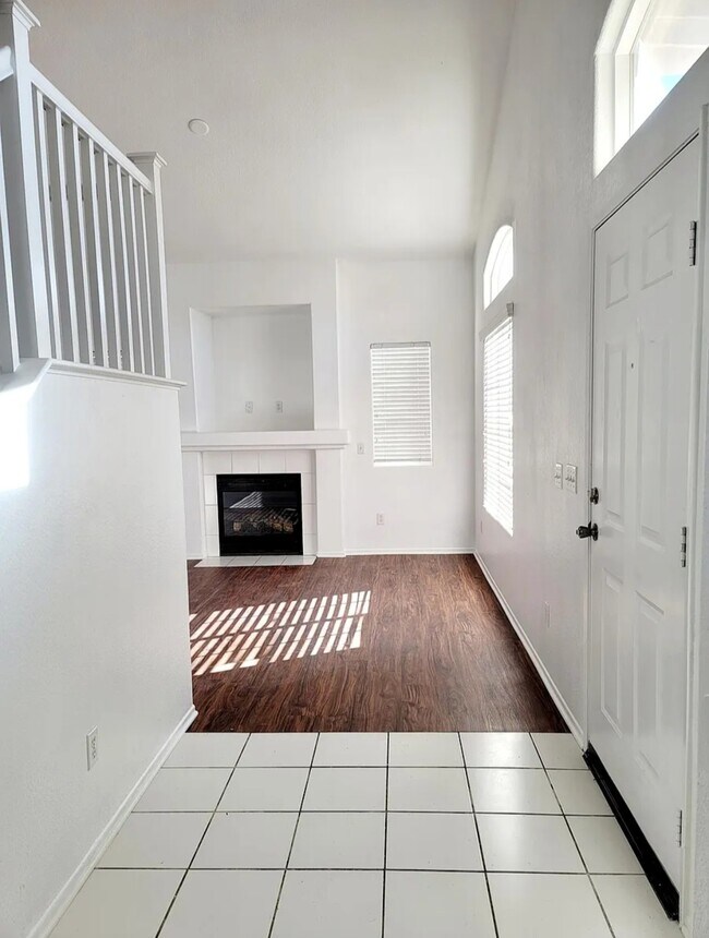 Building Photo - 11666 English Ct