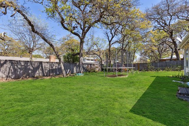 Building Photo - 724 Edgehill Dr