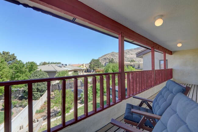 Building Photo - Stunning 4-Bedroom Albuquerque Foothill Ho...