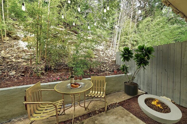 Building Photo - 5330 Balcones Dr