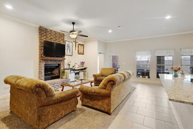 Building Photo - 2401 Southridge Ln