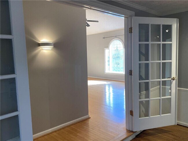 Building Photo - 3655 Liberty Ln