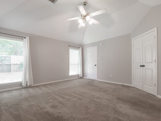 Building Photo - 12807 Village Way Dr