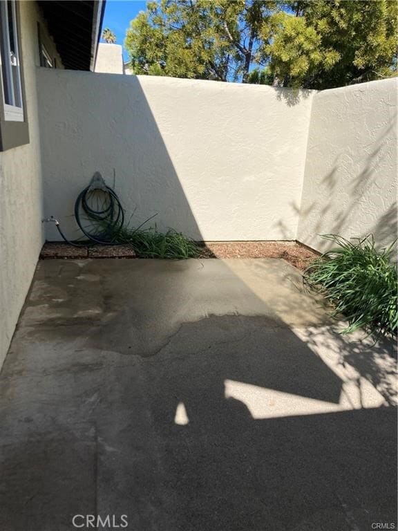 Building Photo - 1750 Prefumo Canyon Rd