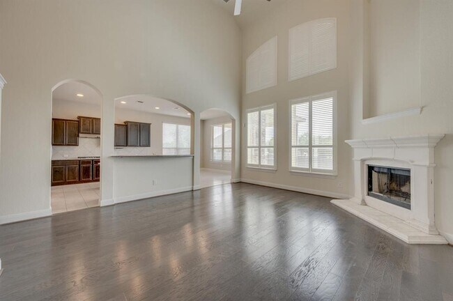 Building Photo - 845 Richardson Ln