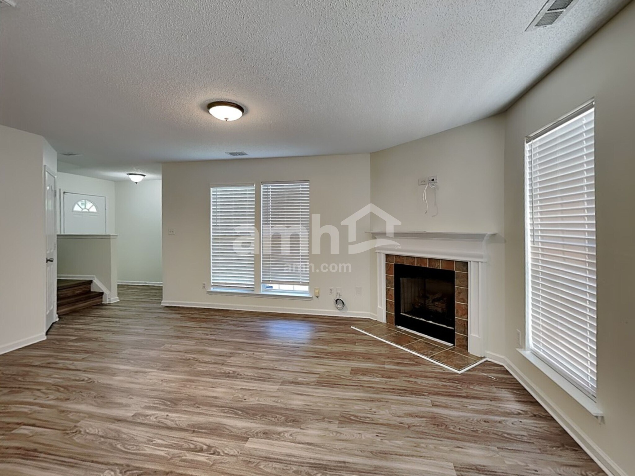 Building Photo - 1001 Great Falls Dr