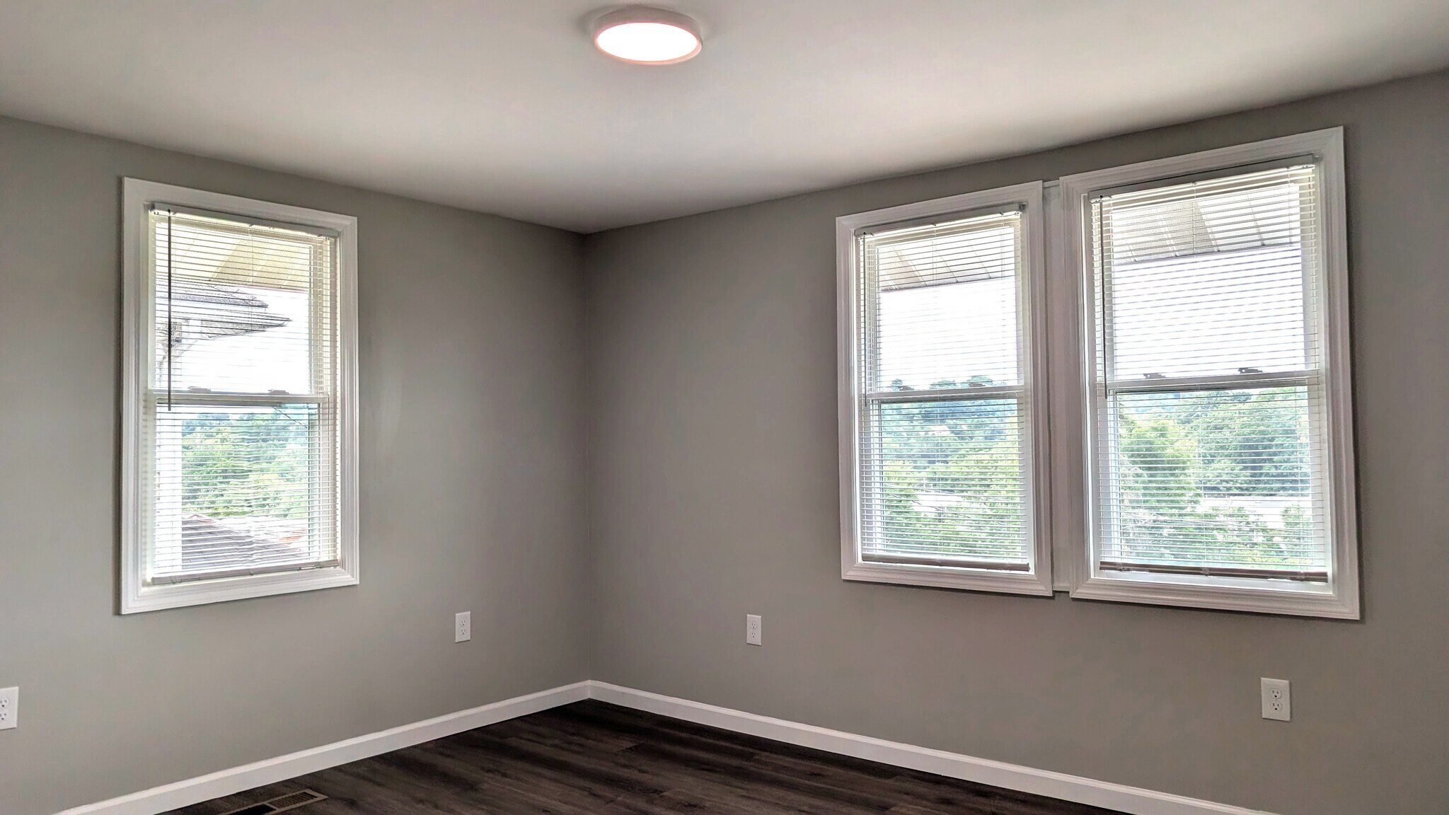 Bedroom 1 - 2903 Homehurst Ave