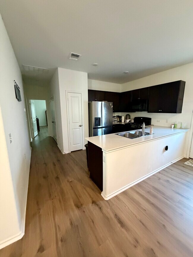 Building Photo - 2821 Dezmond Diamond Ct