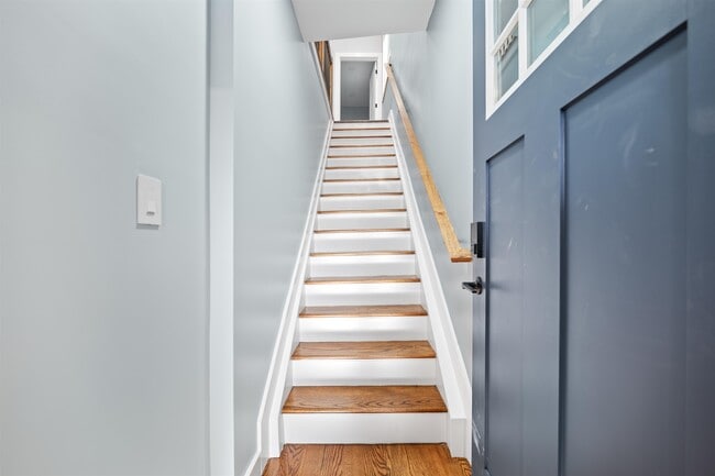 Building Photo - 8 Essex St