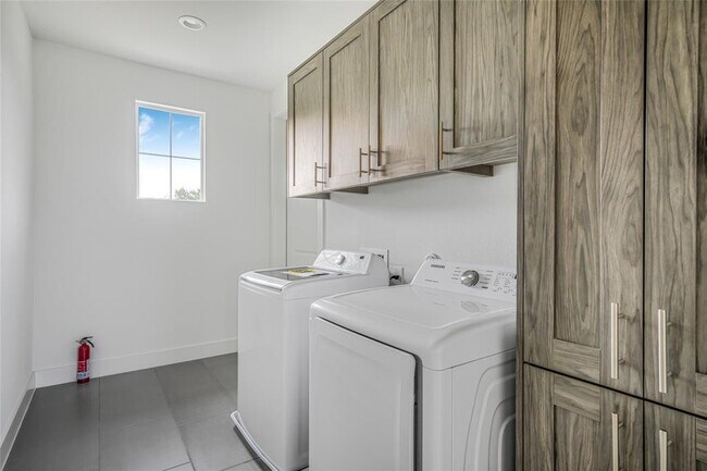 Building Photo - 7808 Ryans Way