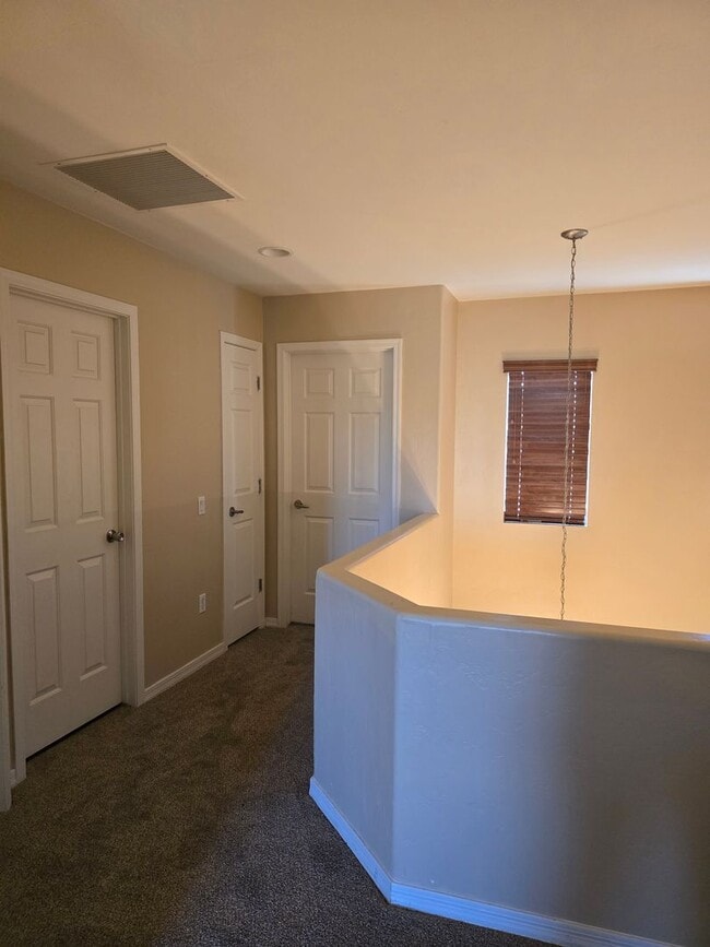 Building Photo - FREE RENT FOR OCTOBER AND $100 VISA GIFT C...