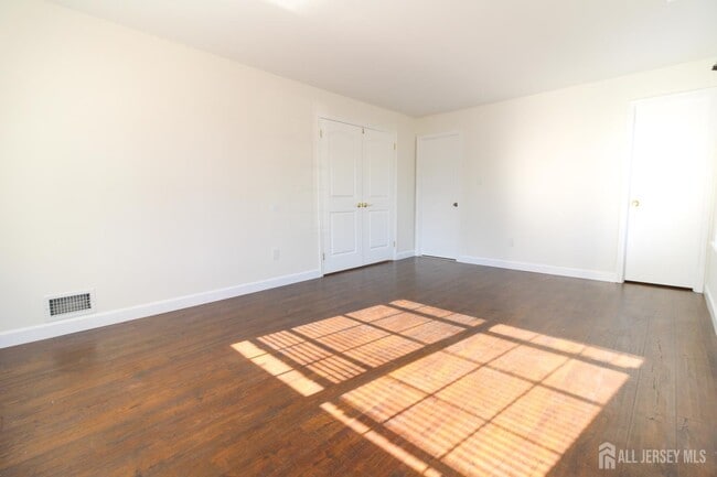 Building Photo - 455 Hawthorne Pl