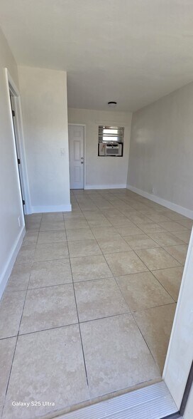 Primary Photo - 145 SW 5th Ct