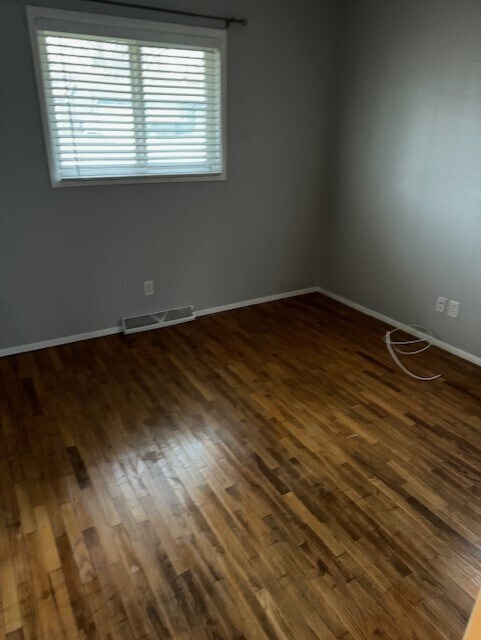 Building Photo - 314 Rowe Dr