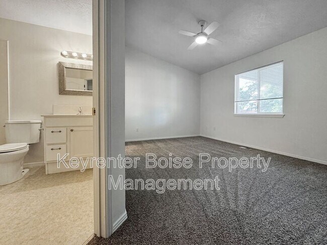 Building Photo - 741 N Ocean Ave