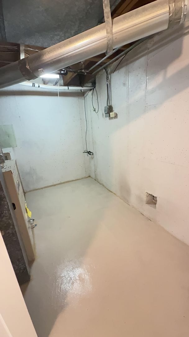 Building Photo - 1374 Maple Dr