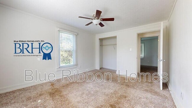 Building Photo - 3213 Shields Ave