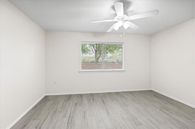 Building Photo - 104 Whitewing Way